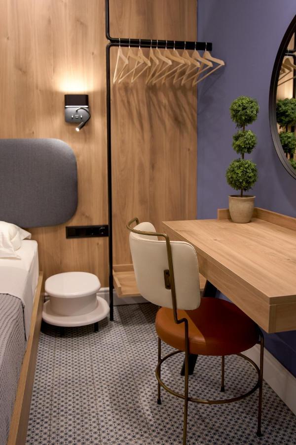 Apartment Polis Center With Private Parking