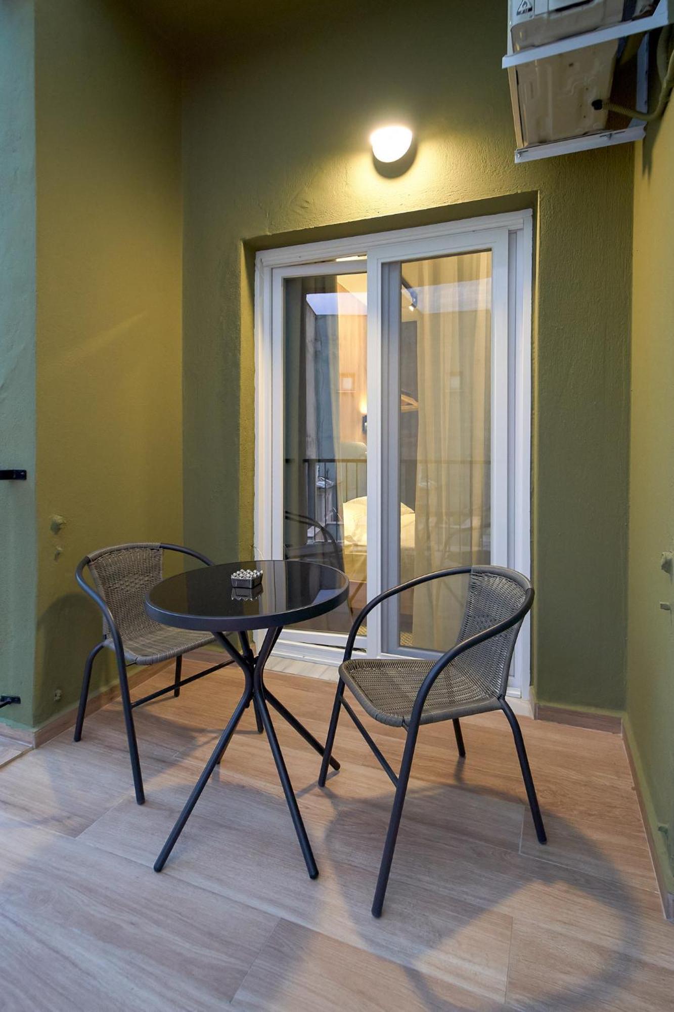 Apartment Polis Center With Private Parking